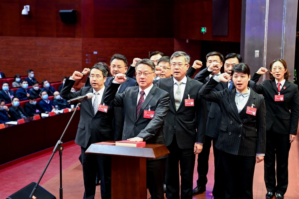 盐城市新一届市级国家机关领导人员进行宪法宣誓